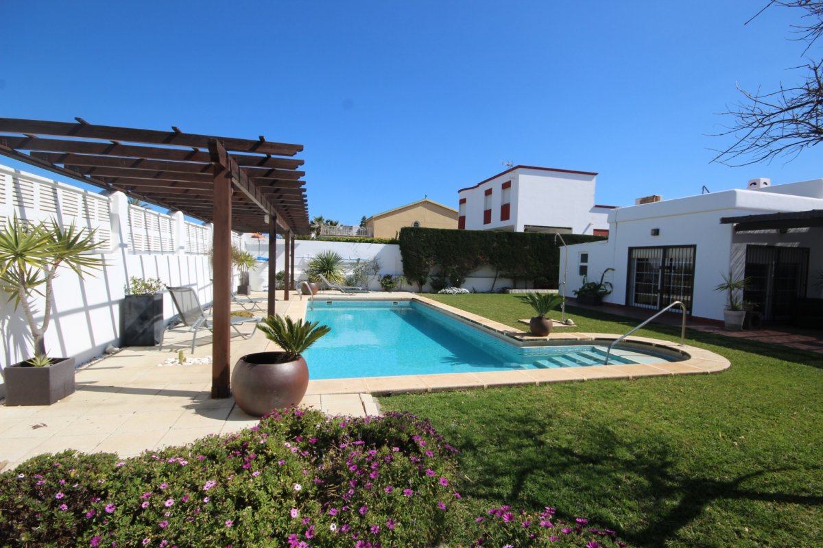 Chalet Roquetas De Mar (Ana 02926)