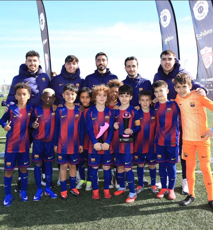 FC Barcelona en la ceremonia de clausura de la Endeka Sports Cup Salou